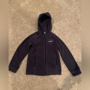 Girls Columbia fleece jacket with hood in dark grey/black size Small (7/8)